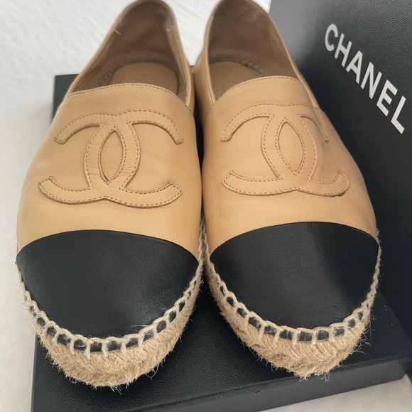 Authentic Chanel Lambskin Beige and Black Edpadrilles - Picture 3 of 11